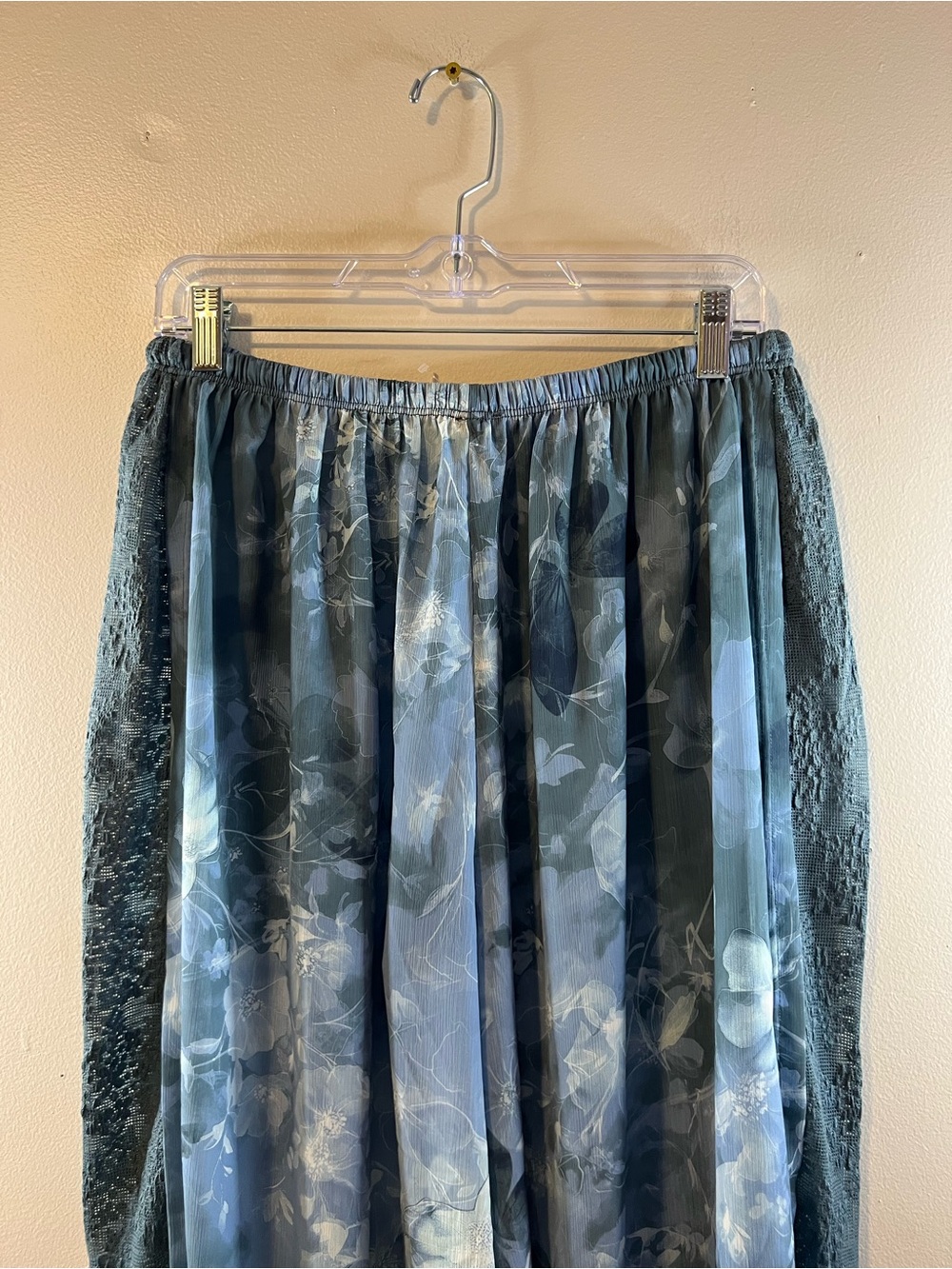 Intimately by Free People Ready to go Bloomer Pants in Storm Combo NWOT - Picture 13 of 15